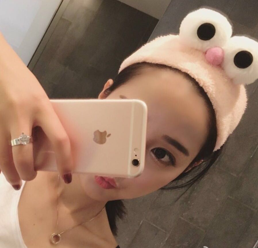 胸大屁股大，欧美身材丰满性感美女。 第1张