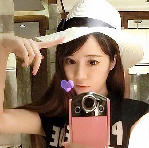 皮肤白净，漂亮女孩子寻真实可靠富豪 第1张