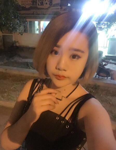皮肤白净，五官清秀女生寻真实可靠富豪。 第1张