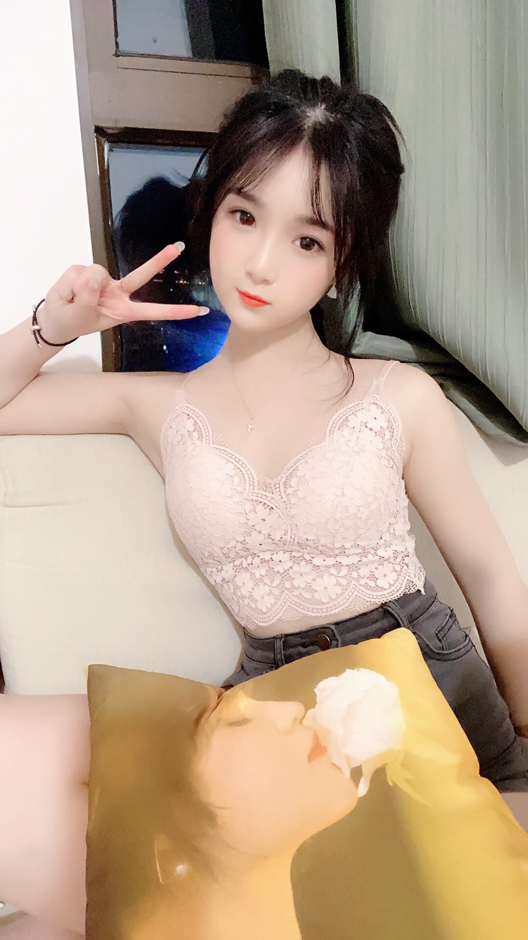 广州萝莉，清纯肤白小可爱，找多金哥哥。 第1张