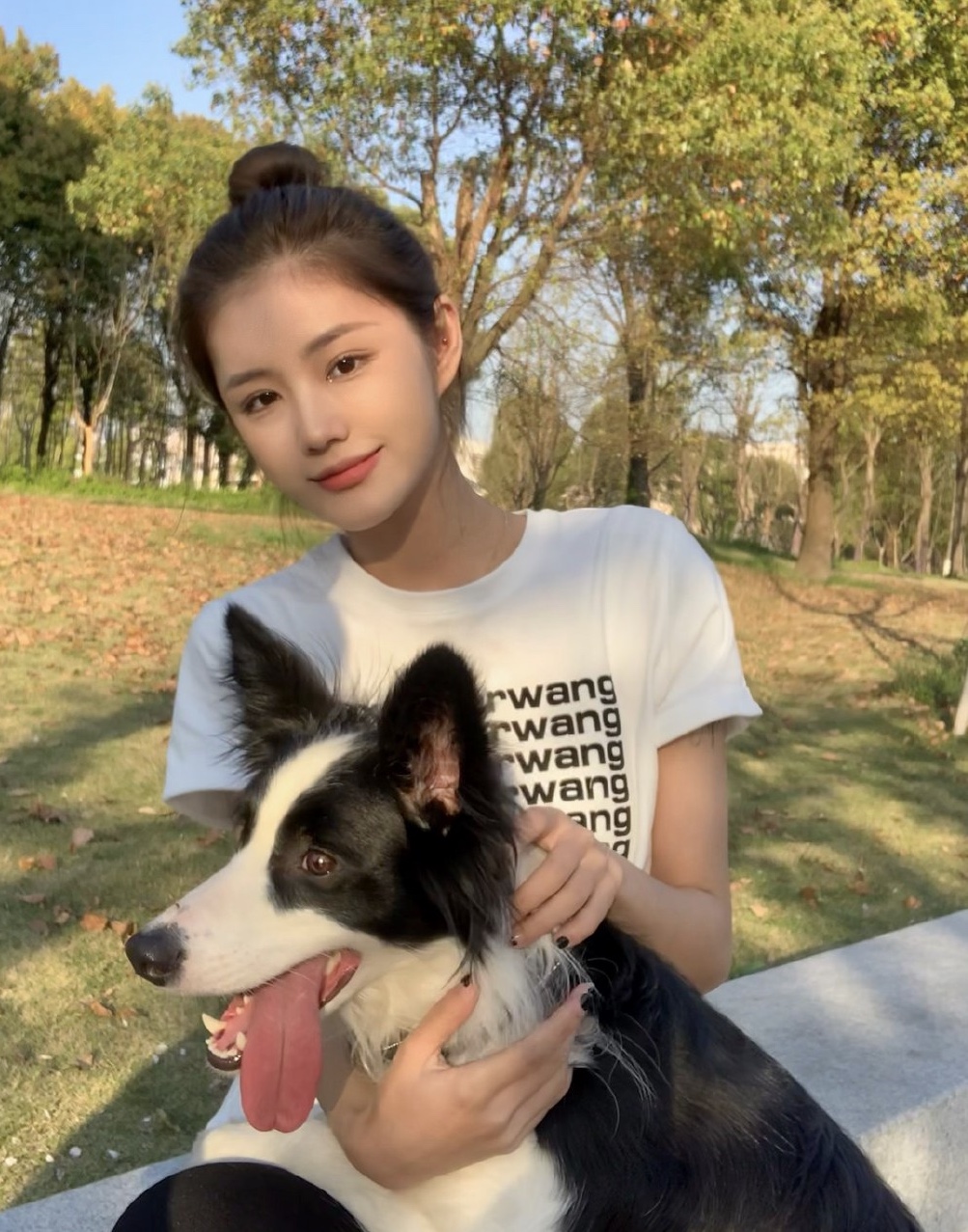 气质美女，可以去找你 第1张