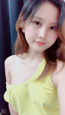 深圳幼儿园老师，皮肤白皙甜甜的小女生 第1张
