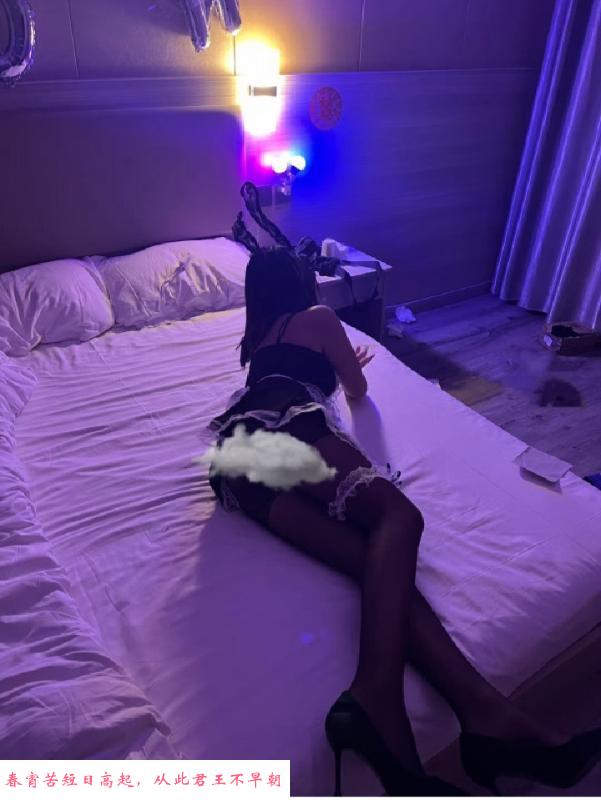 龙华制服诱惑妹子 第2张