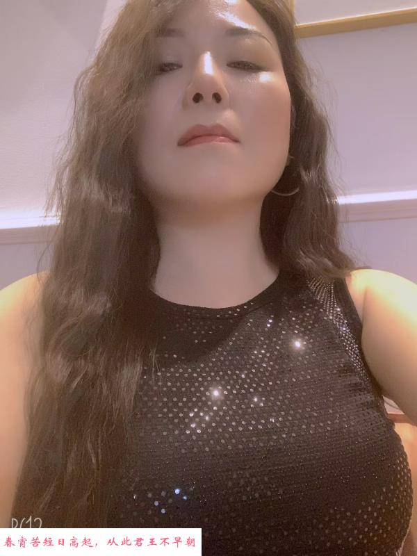 王家湾丰满少妇 第1张