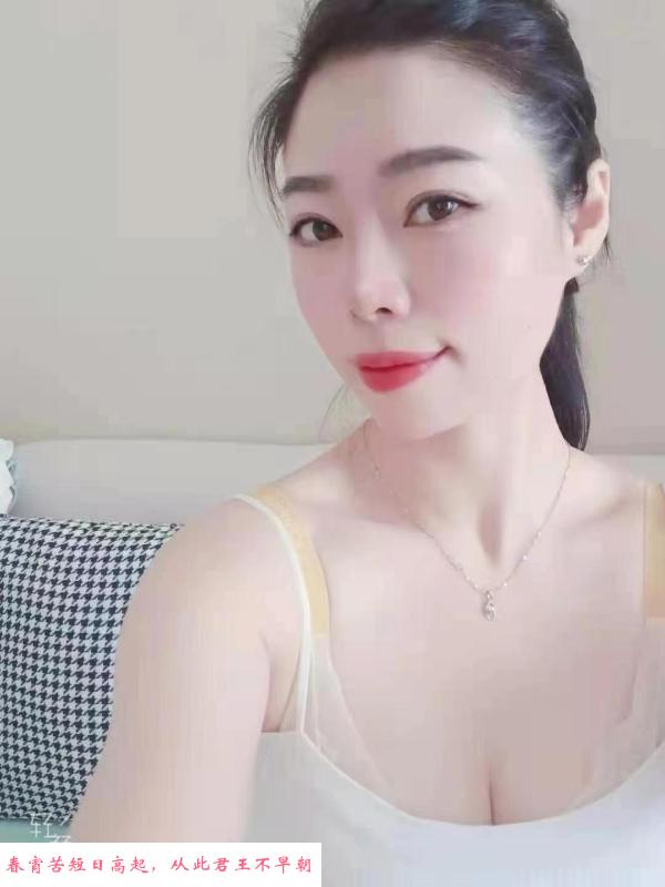 舌吻气质美女 第2张