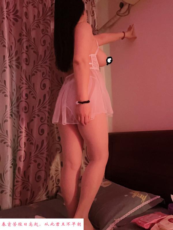 普陀丰乳肥臀小姐姐 第2张