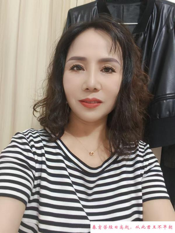 小店S臀臀潮喷人妻 第4张