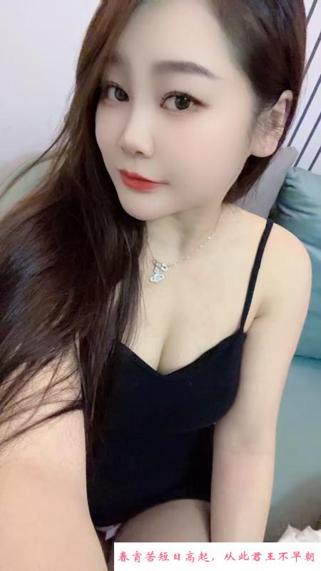 风骚肤白黑些妹 第1张
