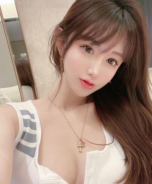 清纯温柔的小妹妹刚刚下海出来兼职 第1张