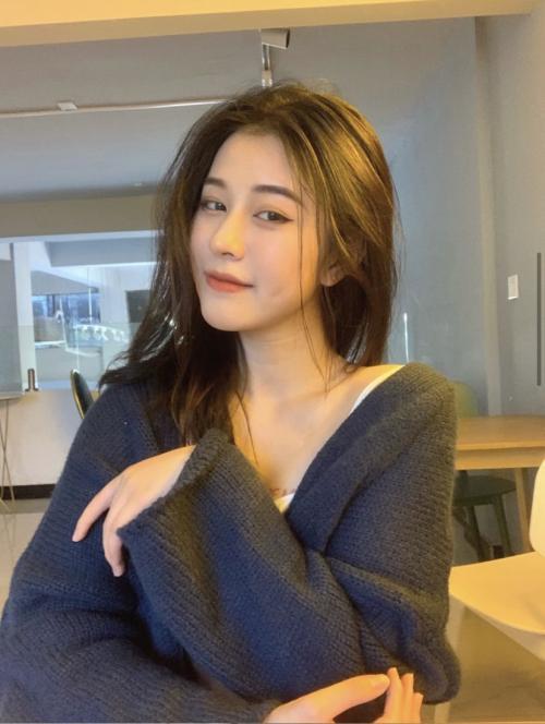 02年小萝莉168cm胸C声音嗲嗲清纯可爱人照无差短开 第4张