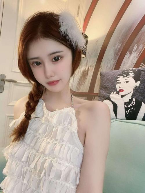 朝阳区体验一个小妹妹，身材好，长的美丰.满.性.感.骚 第1张