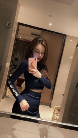 验证年轻妹纸逼紧水超多，抱起来干爽翻 第1张