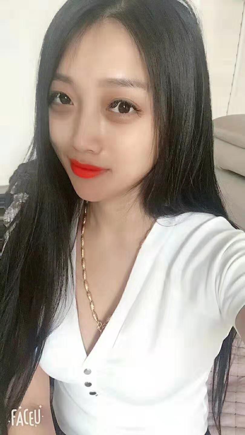 性价比很高的兼职小妹妹，刚下海 第2张