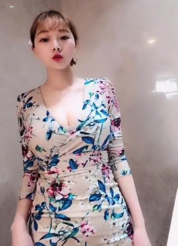 超赞山东妹子，大长腿D奶粉木耳 第1张