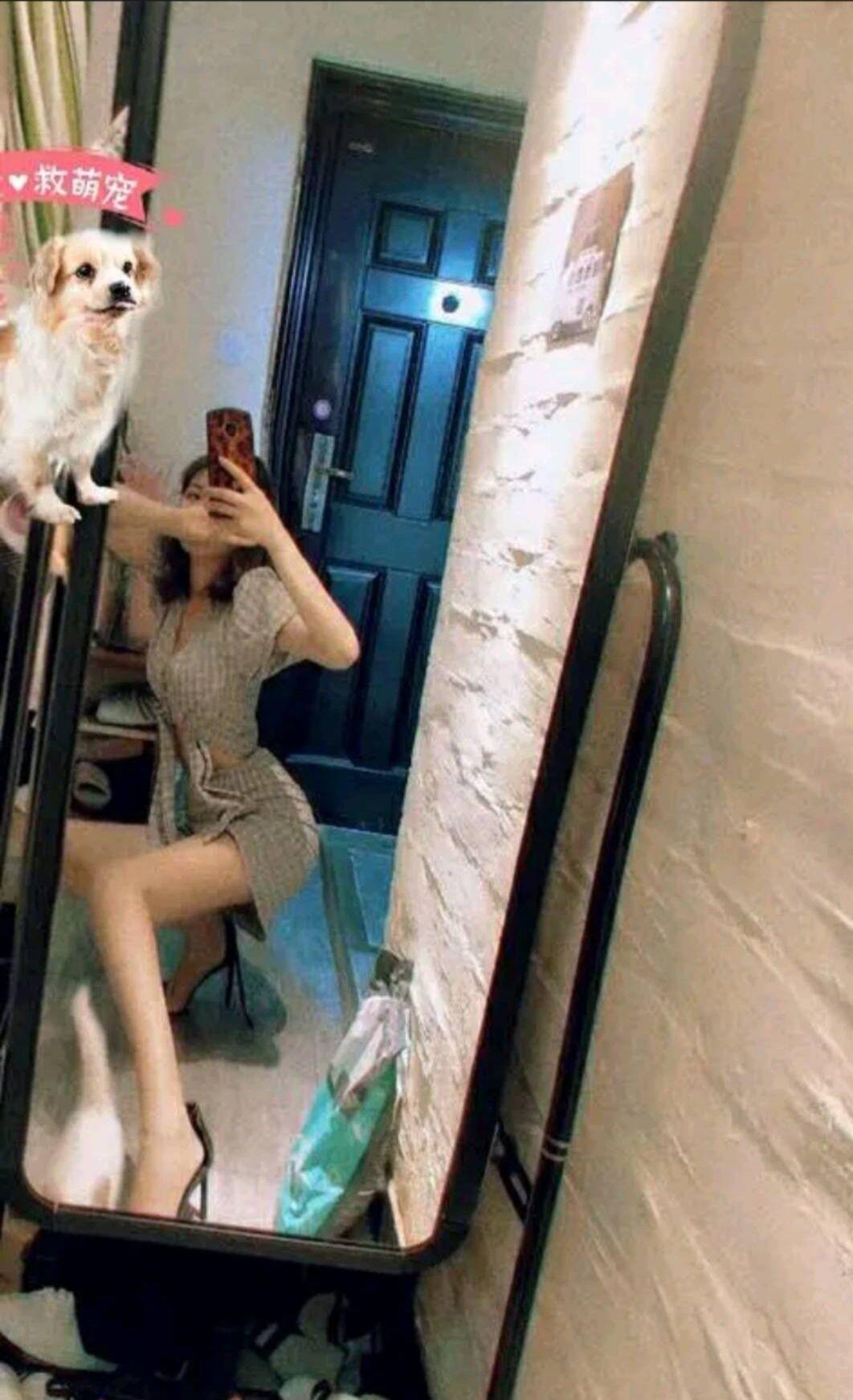 南京鼓楼附近风骚小妖精 第2张