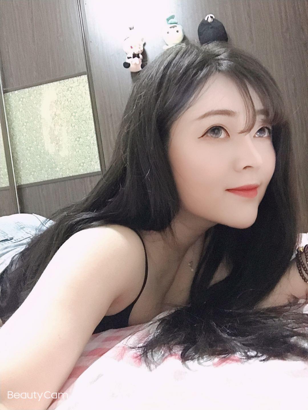 20岁活脱脱小妖精薇薇，懂男人 第3张