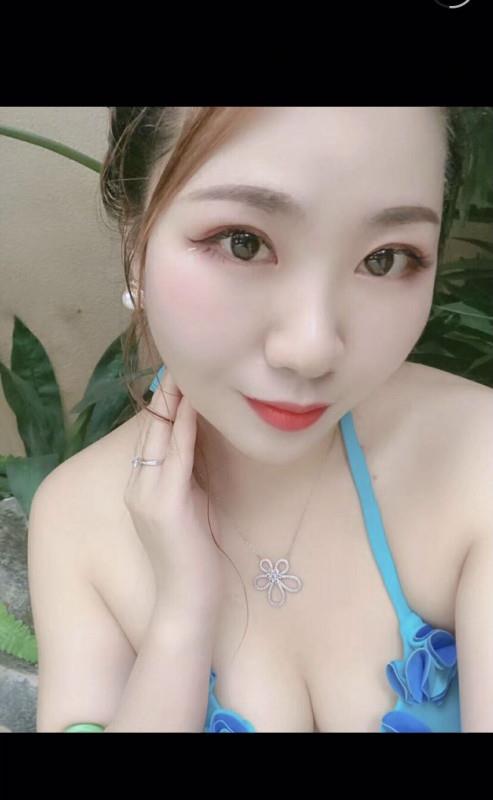 未来路服务少妇 第1张