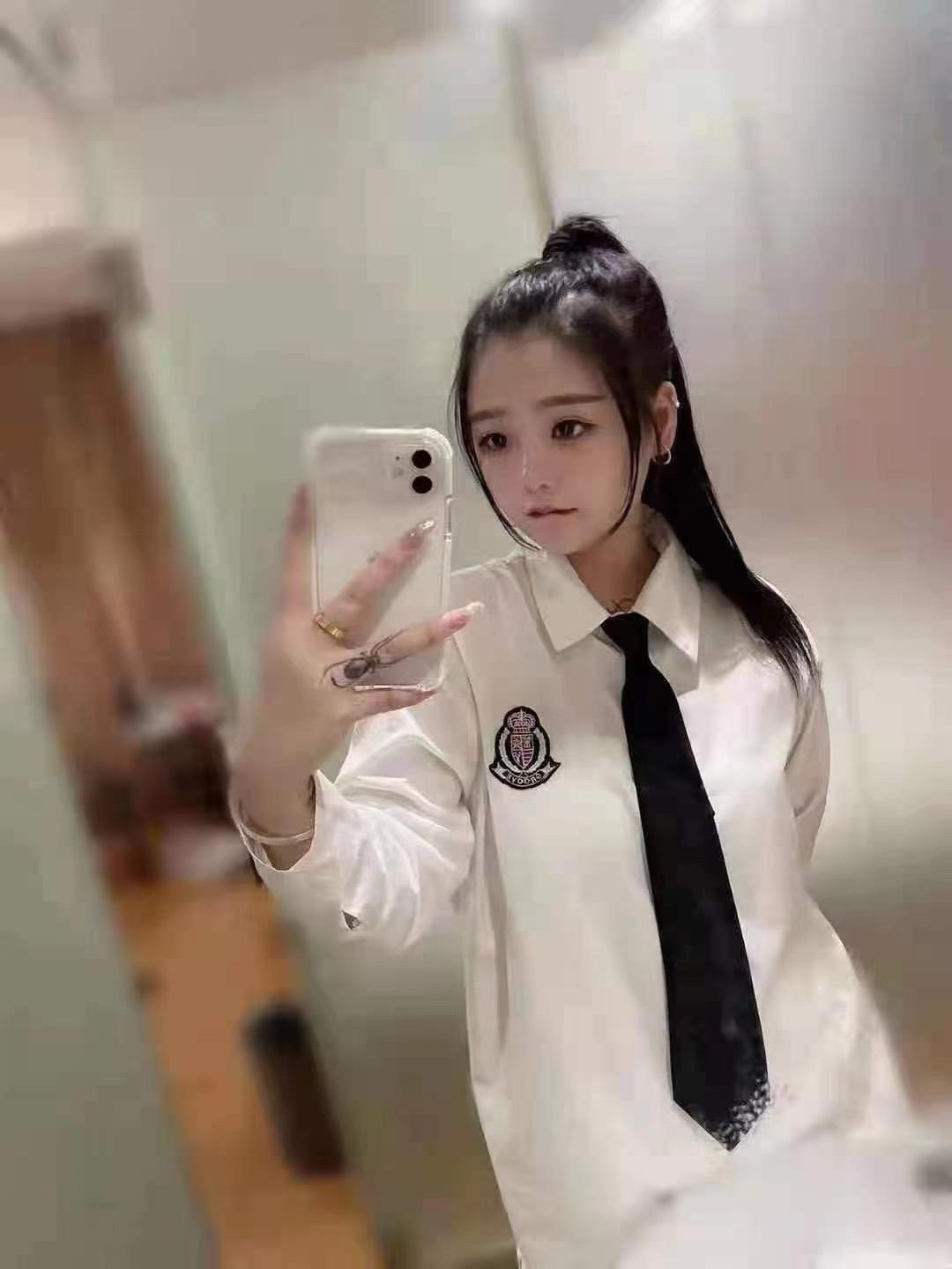 昭觉寺附近嫩妹 第1张