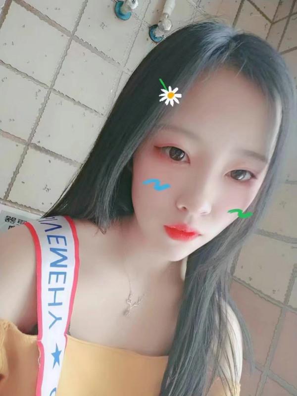 漂亮的学生妹子 第2张