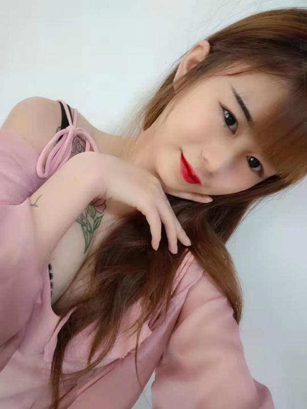 梅花园嫩妹小依依 第1张