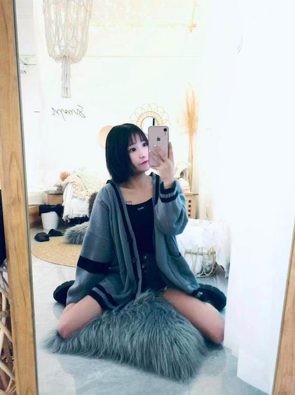 雨花区德思勤年轻妹子 第1张