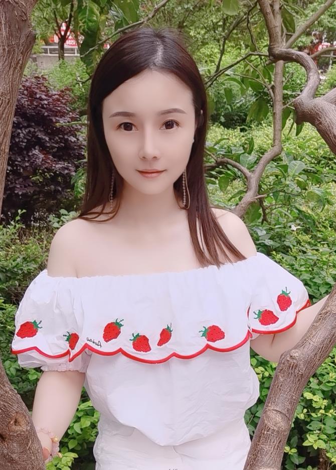 海珠温柔体贴的苏曼 第1张