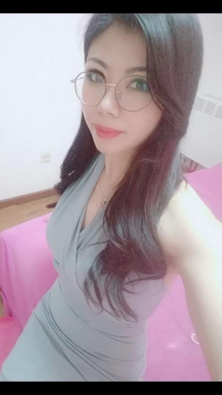 地铁新宫附近成熟欲女 第1张