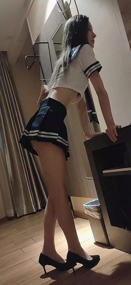 白云邻家御姐素素 第3张