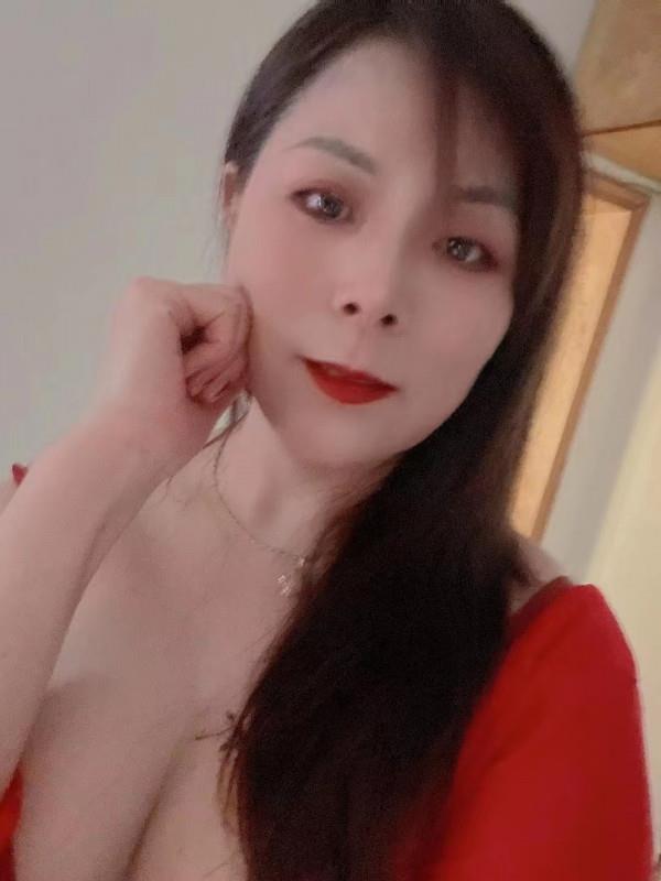 南京石鼓路风骚少妇 第1张