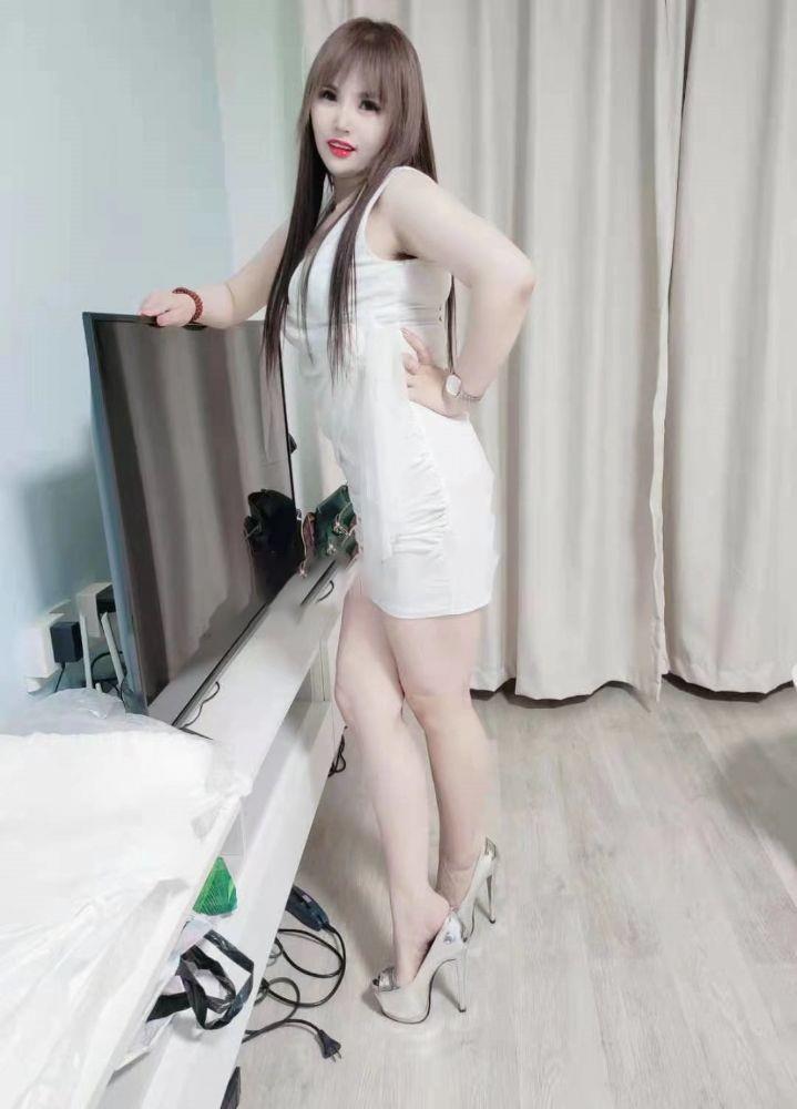 双飞两骚货 第2张