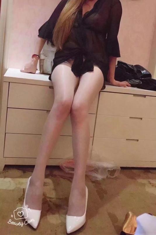 王家湾胸长腿少妇 第3张
