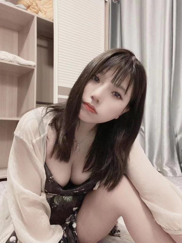 大奶萝莉艾薇儿 第1张