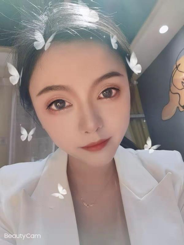 嫩妹素颜比化妆好看 第2张