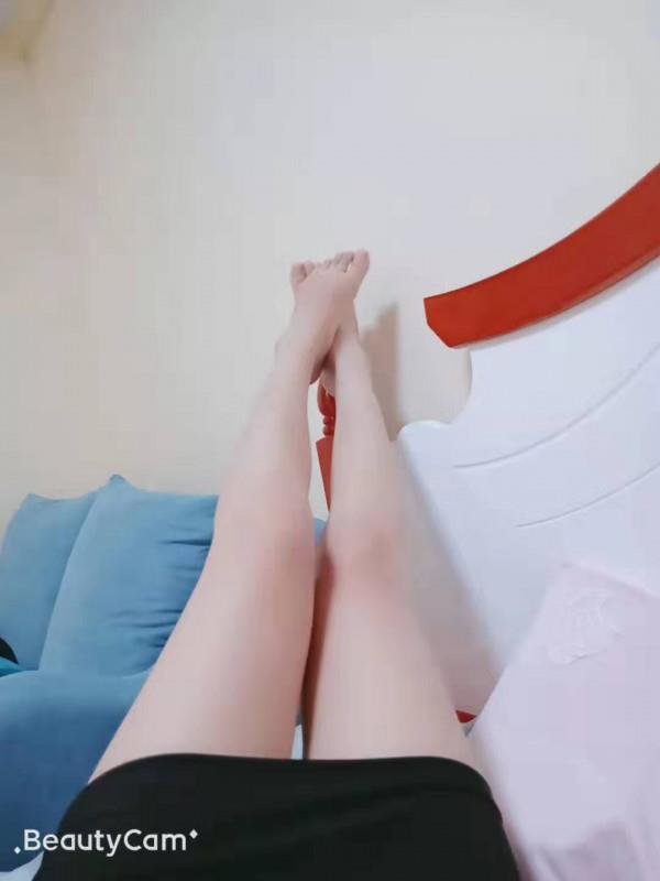 南一环大长腿御姐 第2张