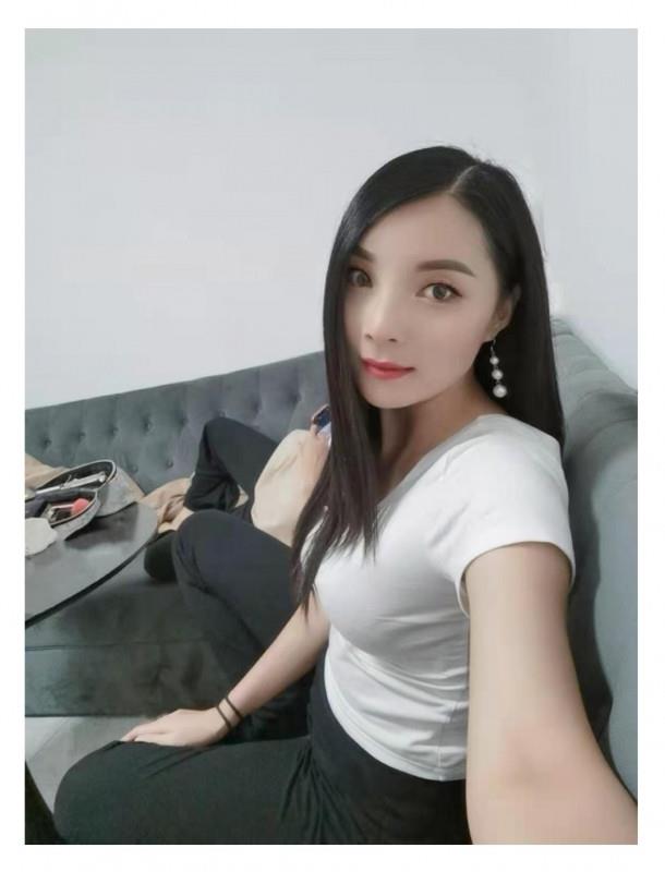 罗湖服务不错的小姐 第1张