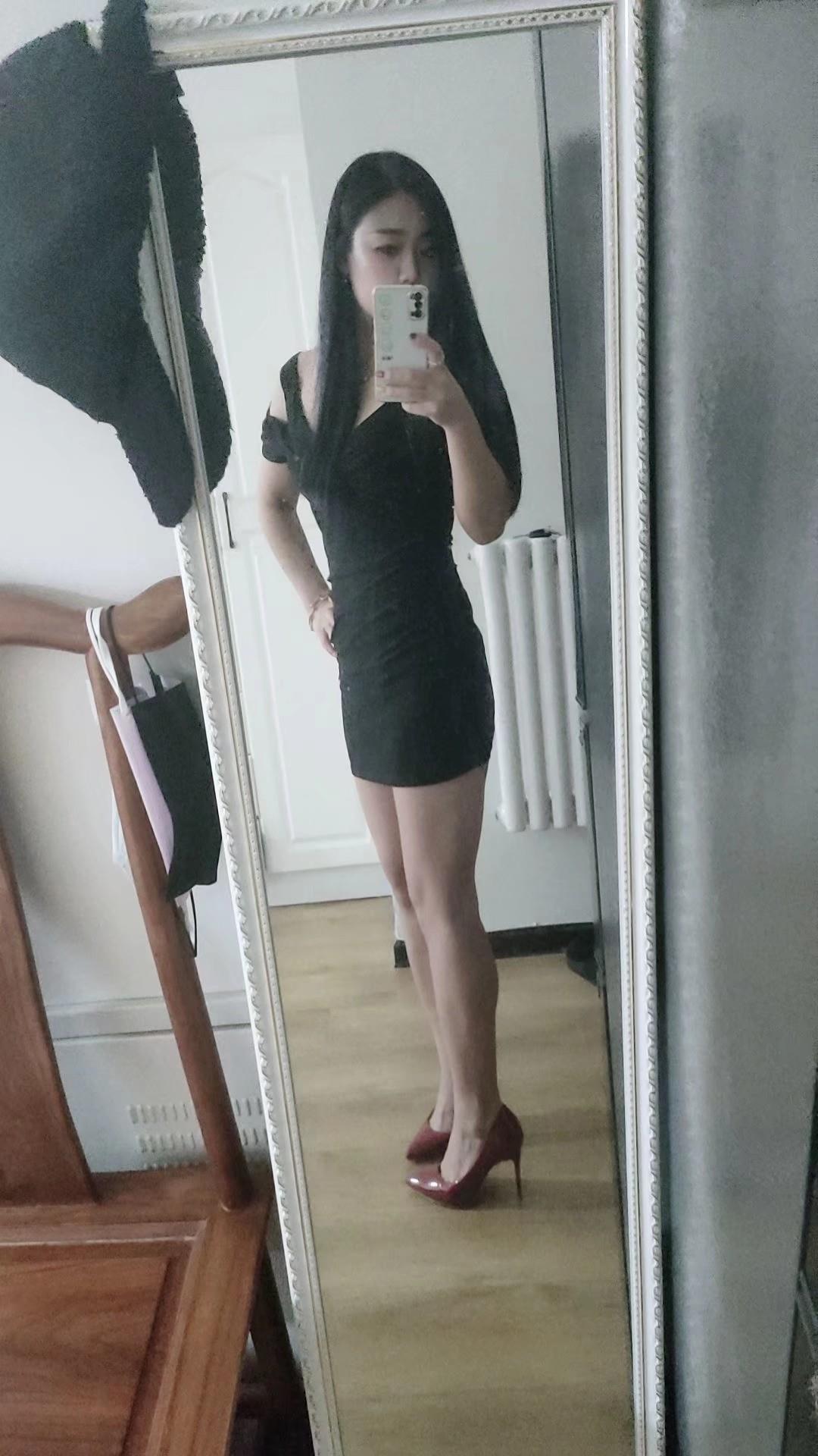 一个性价比很高的妹子 第1张