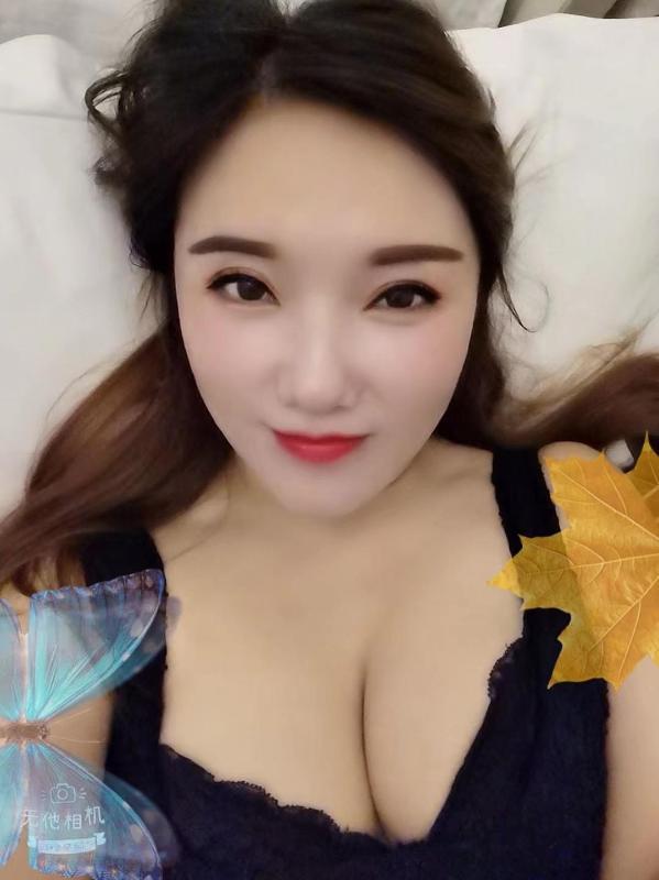 妖娆大奶骚货 第2张