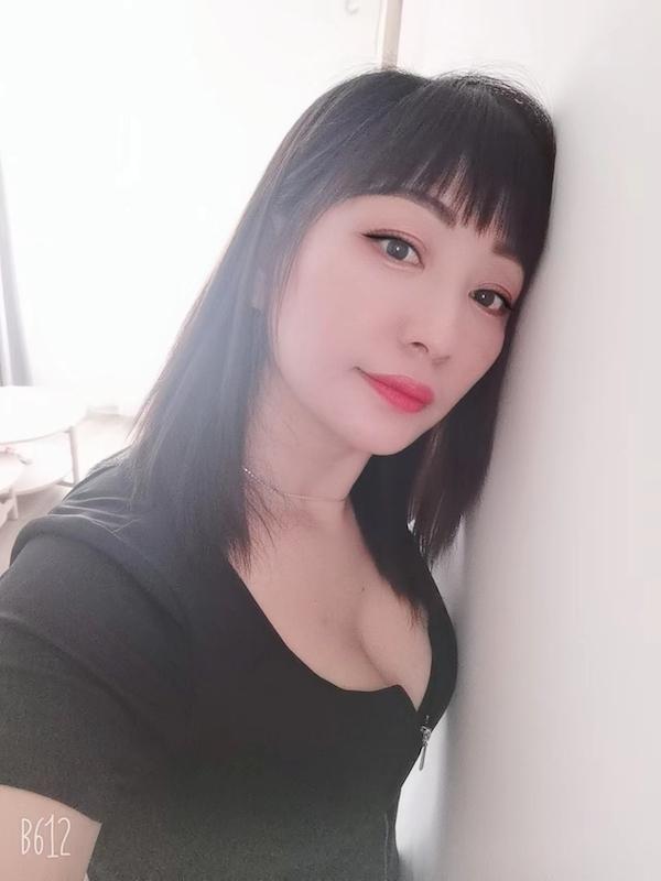 西丽风骚御姐 第1张