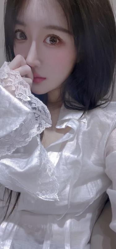 身材偏瘦抱着干 第1张