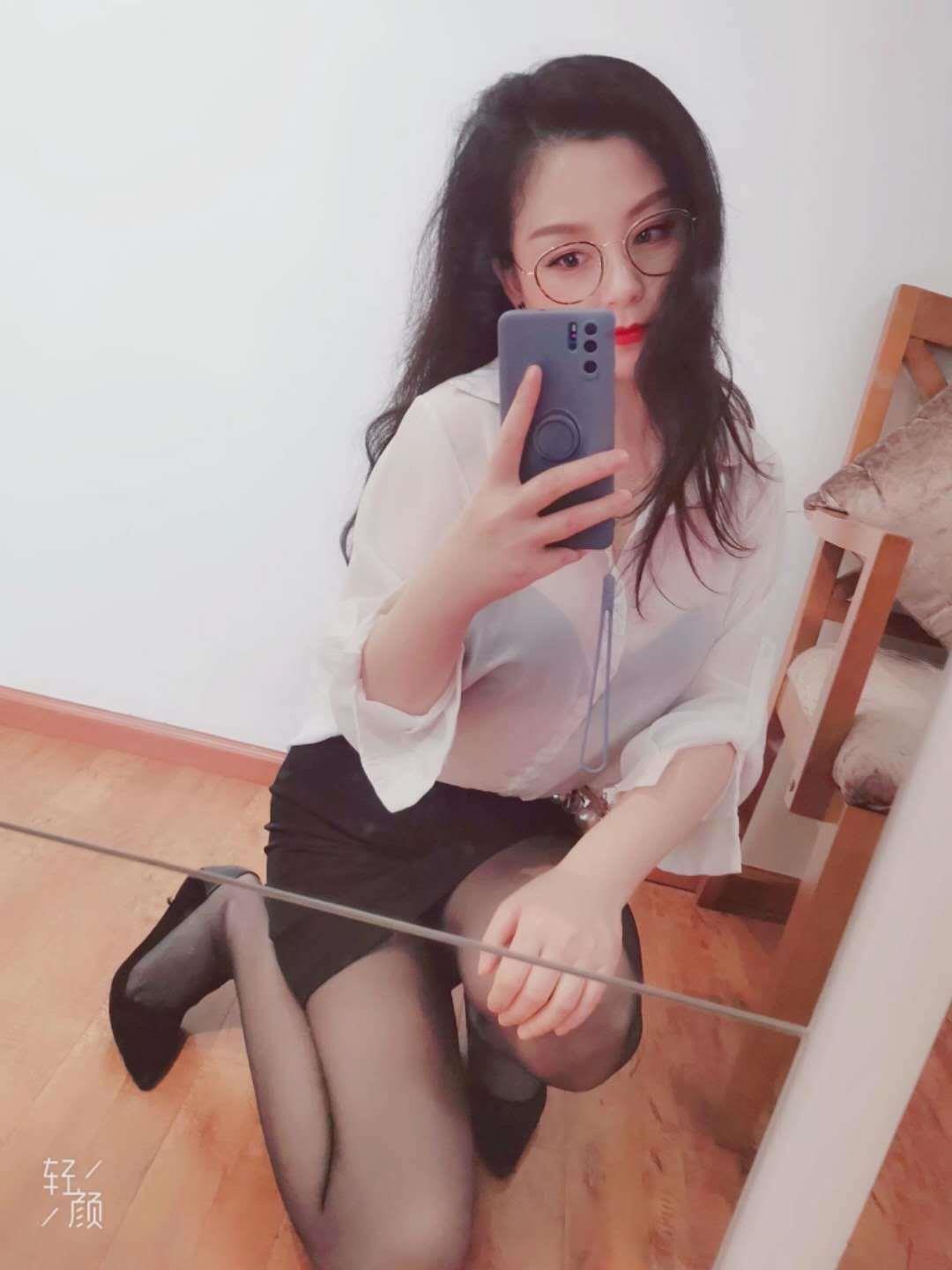 服务很温柔de少妇，极品一线天 第1张