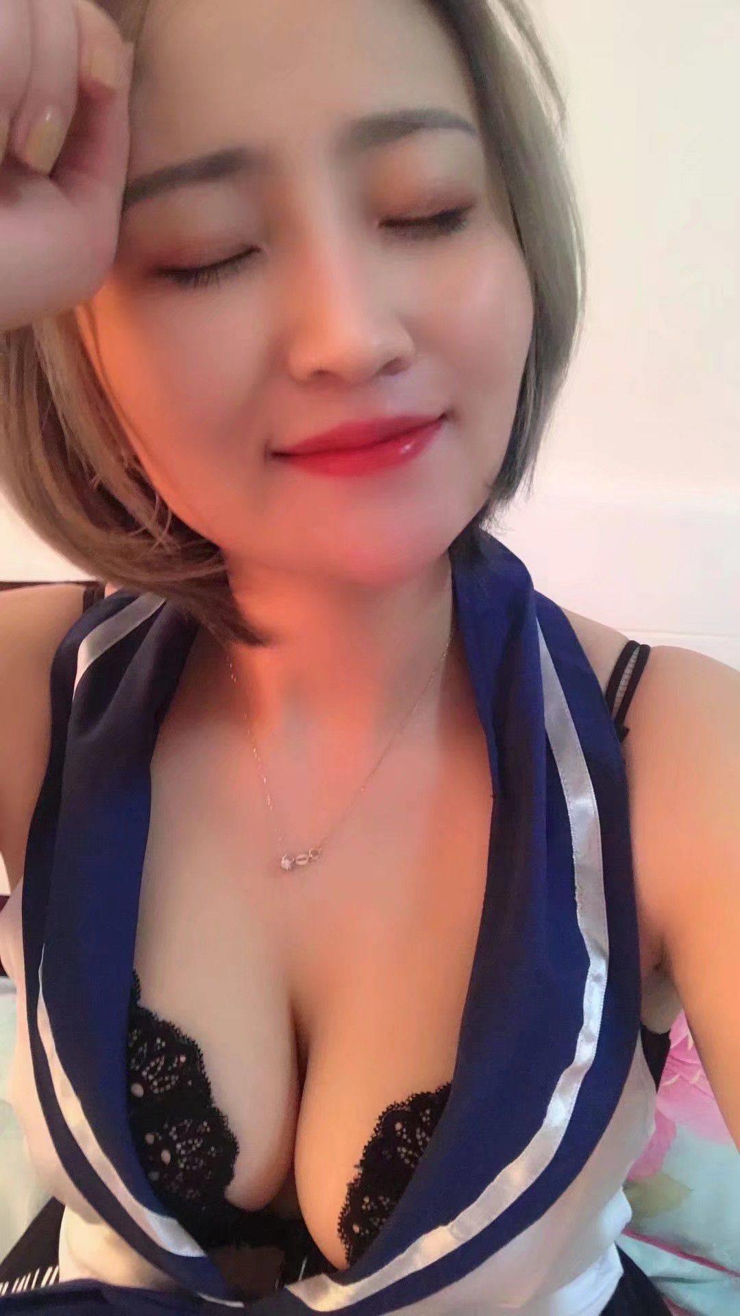 铁西约一个高颜值前凸后翘的年轻妹妹 第2张
