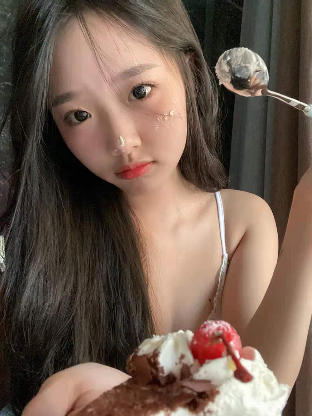 高挑腰细胸大屁股翘，逼紧水多嫩骚年龄小 第2张