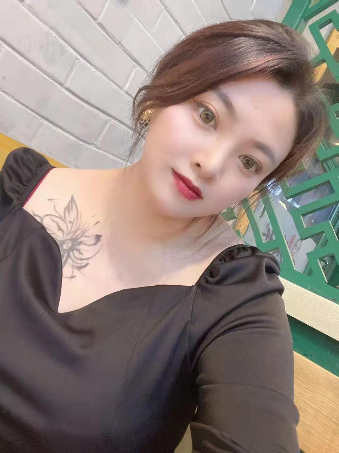 38E巨乳花臂 第1张