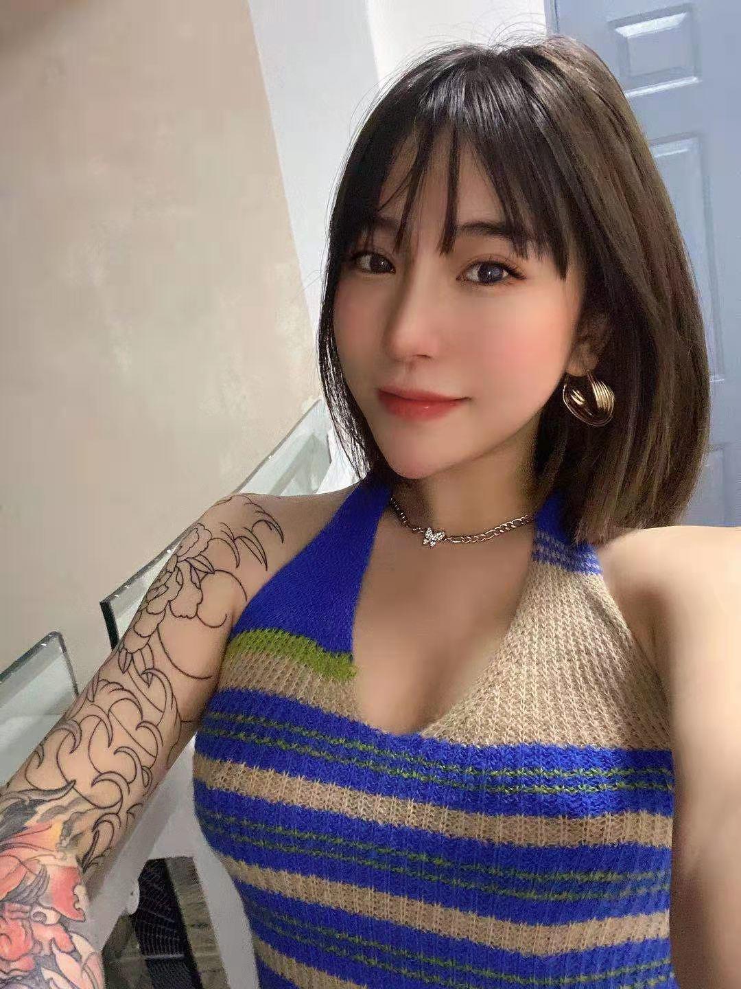 周末战斗百子湾的可爱性感00后可乐妹妹 第1张