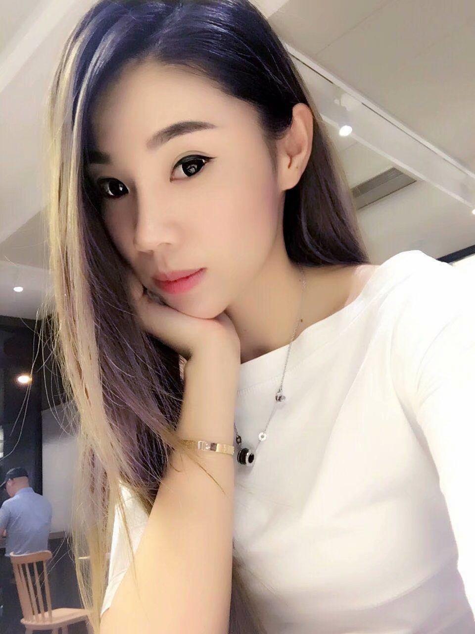 身高一米七的软妹子，颜值态度不错 第2张