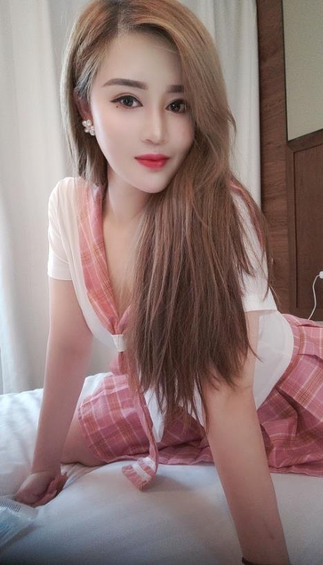 白云同和00后小倩 第2张