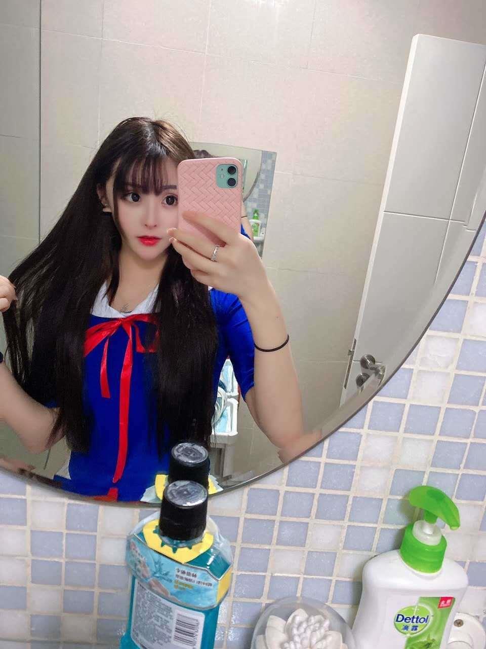 超刺激的小美女 第1张